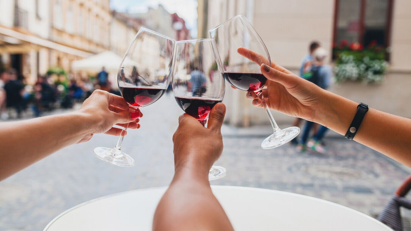 Zaragoza se viste de Garnacha: claves para disfrutar de sus festivales y catas 1 1731156336 vino 27