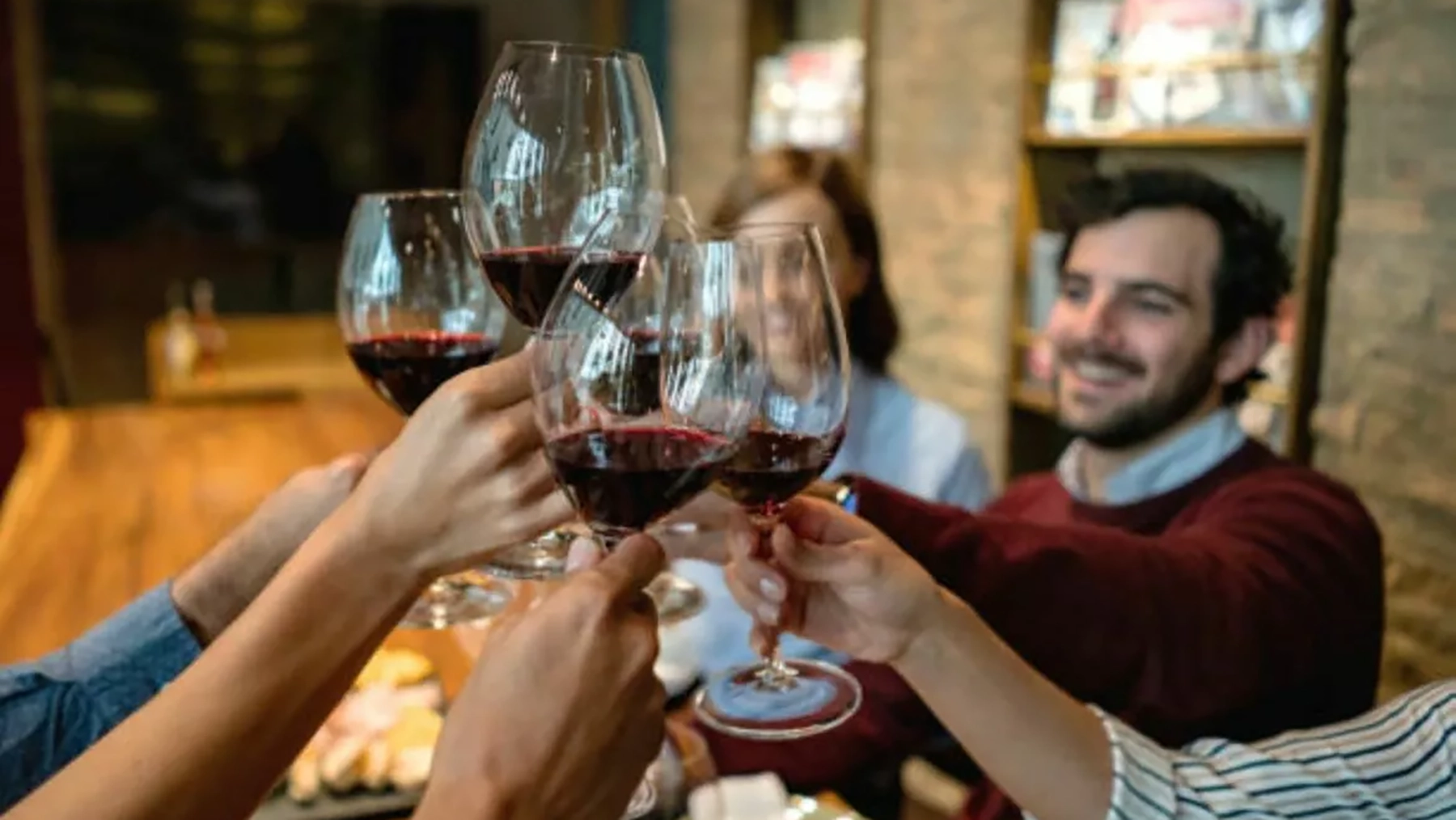 Nuevos Alcaides de Honor: el arte y la tradición del vino en Valladolid renacen 1 1733243353 Vino 13.webp