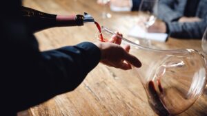 Ni Protos ni Emilio Moro: el vino Ribera del Duero que está conquistando a los sumiller 13 Cada vez mas jovenes apuestan por beber vino tinto a
