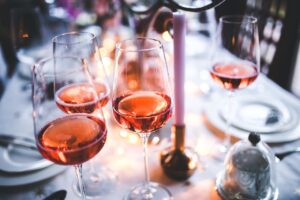Claves para calcular la cantidad de vino en eventos y