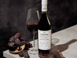 Descubre el moscatel joya un vino milenario que se revela