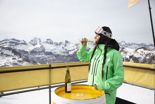 Disfruta de música, vino y nieve en Casa Vero Los Ibones 1 Disfruta de musica vino y nieve en Casa Vero Los
