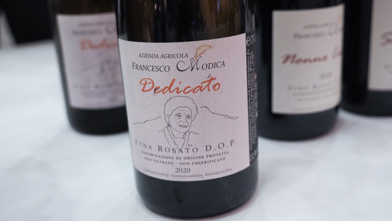 Impresionantes vinos naturales de Francesco Modica, tradicionales y sin sulfitos añadidos 27 Francesco Modica cautiva con su trabajo fotografico de Etna Sicilia