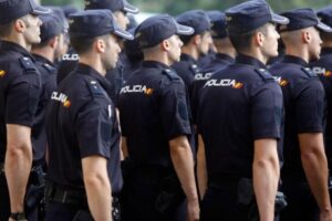 La Policia Nacional celebra su 200 aniversario recibiendo el prestigioso