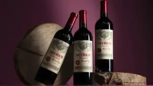 Petrus, el vino tinto más valorado del mundo, supera los 10.000€ por botella