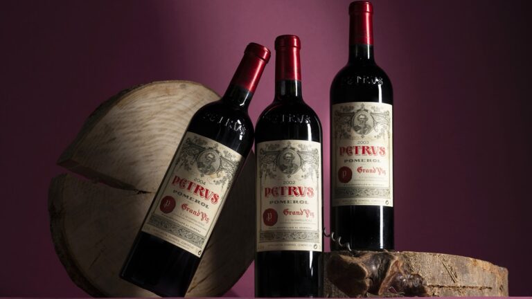 Petrus, el vino tinto más valorado del mundo, supera los 10.000€ por botella 56 Petrus el vino tinto mas valorado del mundo supera los