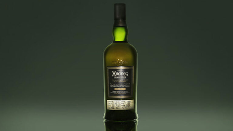 Subasta de Fine Spirits con licores raros y 200 botellas de Chartreuse 52 Subasta de Fine Spirits con licores raros y 200 botellas