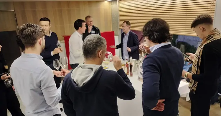 Vinos Tostado do Ribeiro conquistan a 350 profesionales en salón madrileño