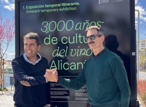Carlos Mazon visita la exposicion 3000 anos de cultura del