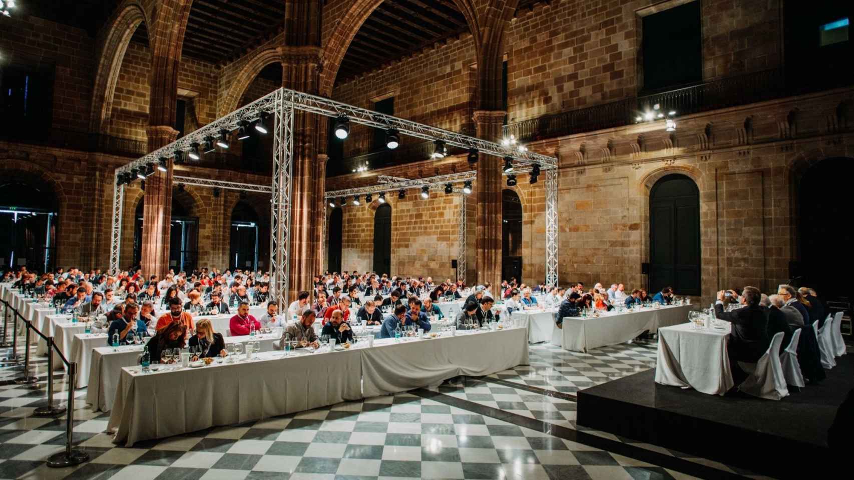 Descubre cómo se preparan los catadores de vino para el gran evento del año 1 Como se entrenan los expertos en vino para el evento