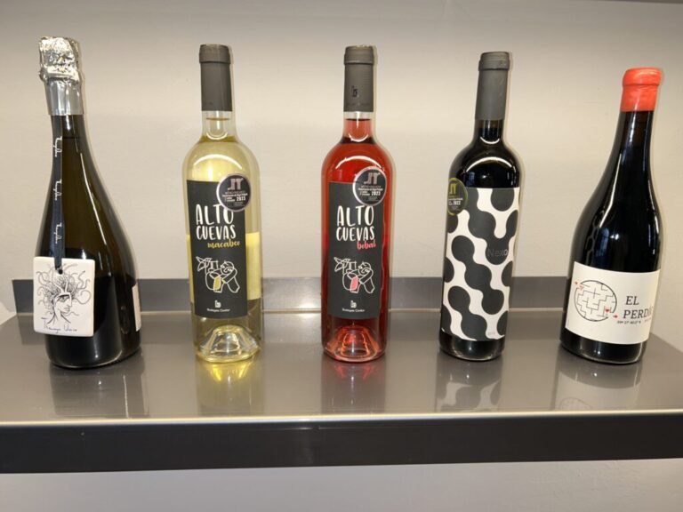 Vinos seleccionados como embajadores de Denominación de Origen Utiel-Requena 2022 53 Descubre los cinco vinos embajadores de la DO Utiel Requena para