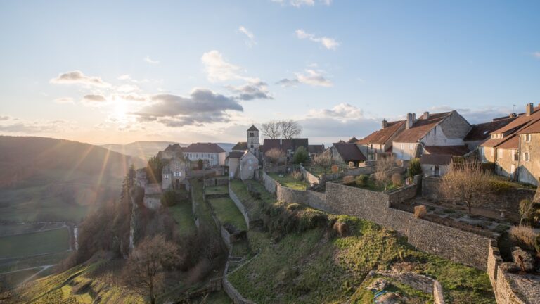 El vin jaune y la apelación Château-Chalon: dos tesoros únicos en el mundo 57 El vin jaune y la apelacion Chateau Chalon dos tesoros unicos