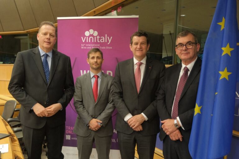 El vino europeo vale 130 mil millones según CEEV y PwC 32 El vino europeo vale 130 mil millones segun CEEV y