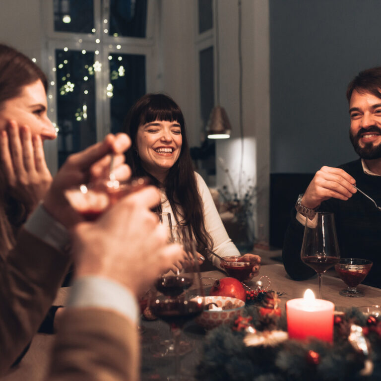 Claves para seleccionar los vinos perfectos en tus celebraciones navideñas 30 Guia para elegir los mejores vinos para tus fiestas de