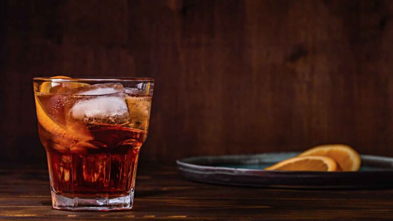 Medalla de Oro para el mejor vermú del mundo en Jaén destacado entre 2965 vinos y licores de más de 20 países 3 Medalla de Oro para el mejor vermu del mundo en
