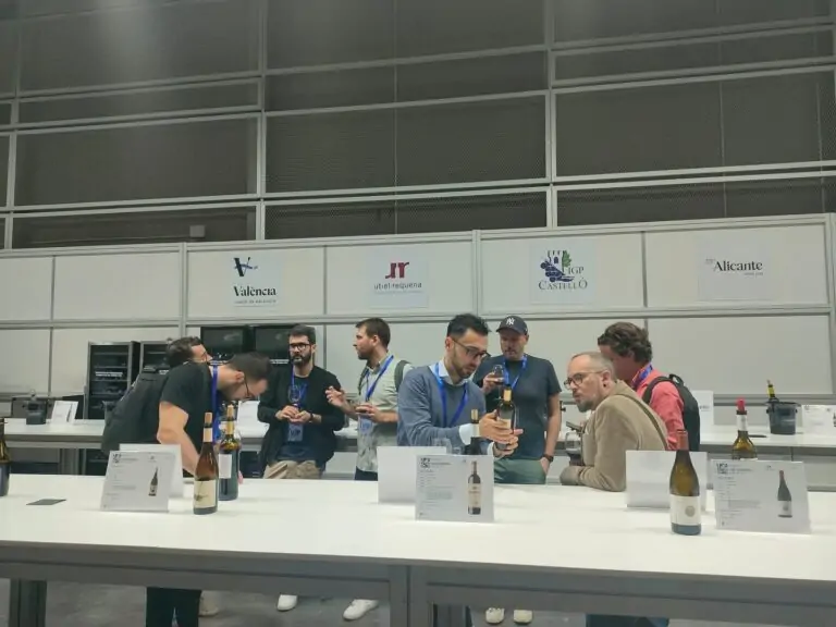 Vinos-Utiel-Requena-triunfan-en-la-Feria-Gastronoma-2023-en.jpg