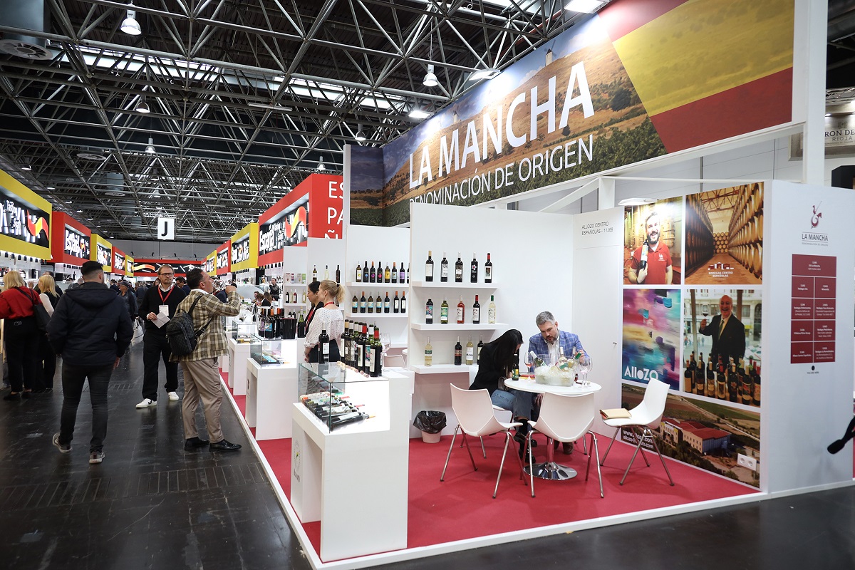 Vinos de La Mancha deslumbran en Prowein 2024 con stand y ocho bodegas 1 Vinos de La Mancha deslumbran en Prowein 2024 con stand