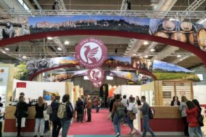 Crecen las ventas de Vino Nobile di Montepulciano en exportación e Italia en 2023 8 Crecen las ventas de Vino Nobile di Montepulciano en exportacion