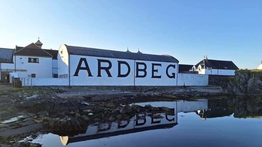 Distillerie Ardbeg, sabor de whisky escocés con bicentenario de fabricación artesanal 1 Distillerie Ardbeg sabor de whisky escoces con bicentenario de fabricacion