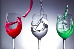 El vino italiano enfrenta un leve descenso en exportaciones en medio de importaciones globales en caída