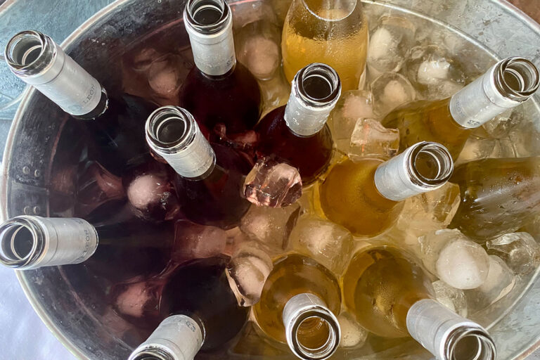 Esencia 33 y Gurdos arrasan en premios de vino Cinve