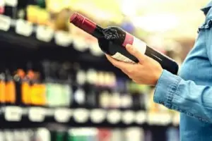 Vino italiano: ventas repuntan en primer trimestre 2024, el espumoso lidera