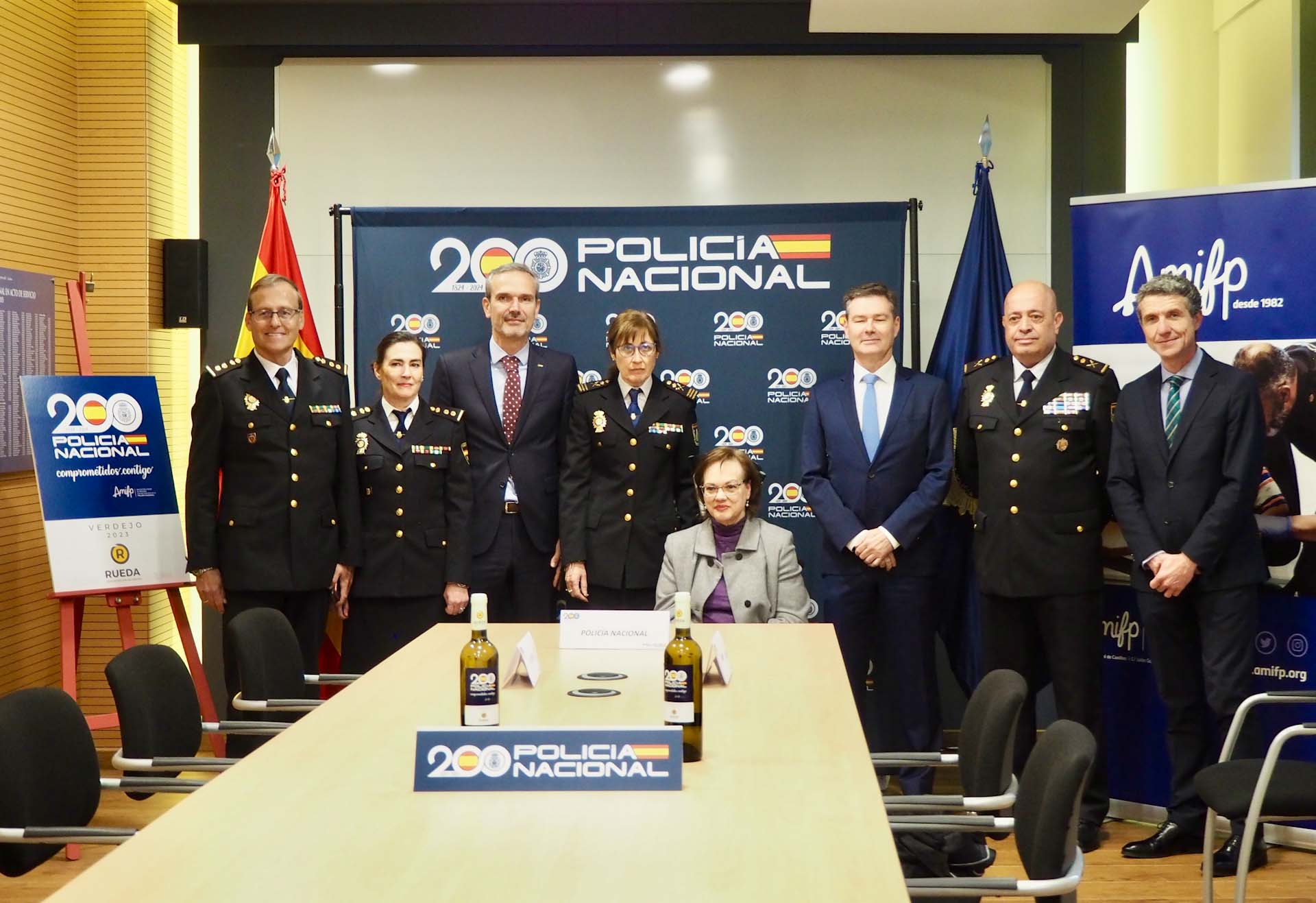 D.O. Rueda presenta vino Nékora 2023 en homenaje al bicentenario de la Policía Nacional 1 DO Rueda presenta vino Nekora 2023 en homenaje al bicentenario