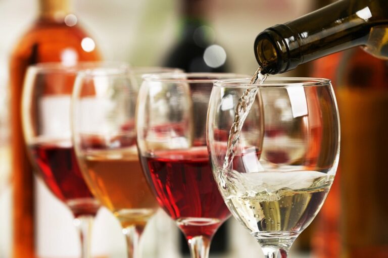 Italia mantiene 29,4 millones de consumidores de vino en 2023, informa Istat 24 Italia mantiene 294 millones de consumidores de vino en 2023