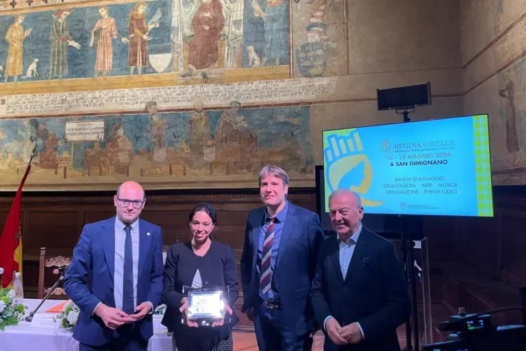 Ovidio Mugnaini enologo toscano gana el Premio Giulio Gambelli 2024.webp
