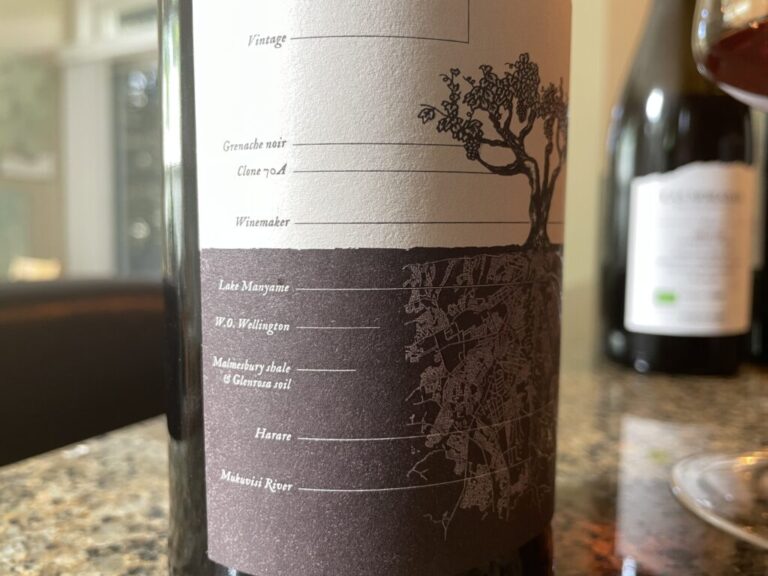 Refugiado zimbabuense lanza su primer vino en Sudáfrica con gran éxito 31 Refugiado zimbabuense lanza su primer vino en Sudafrica con gran