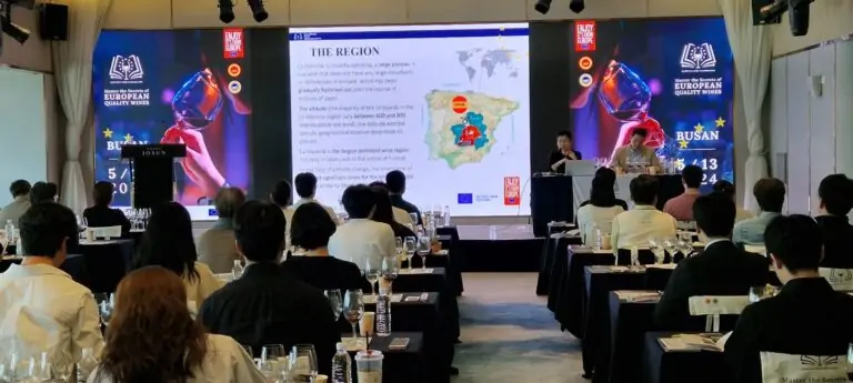 Vinos de La Mancha deslumbran en seminarios en Corea del Sur y Asia