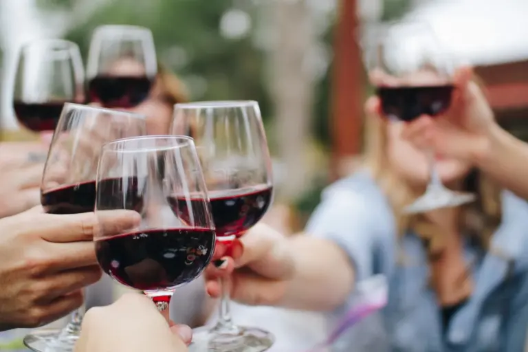 El enoturismo satisface al 75 de turistas italianos y ayuda.webp