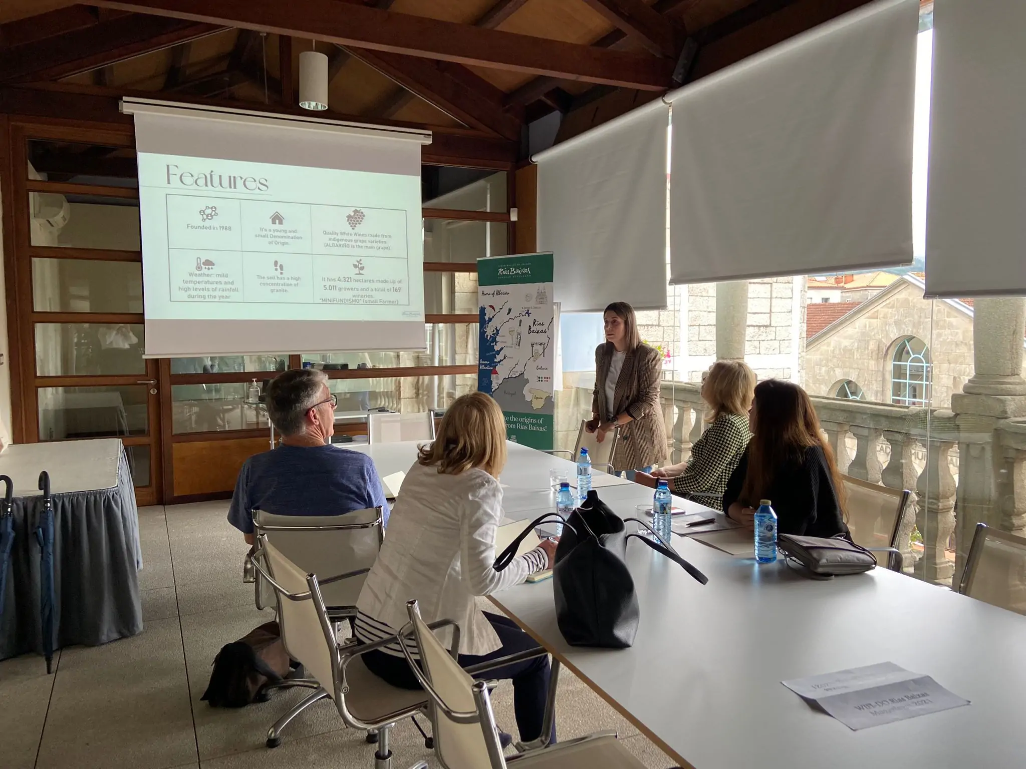 Profesionales del vino del Reino Unido exploran las bodegas de Rías Baixas 1 Profesionales del vino del Reino Unido exploran las bodegas de Rías Baixas