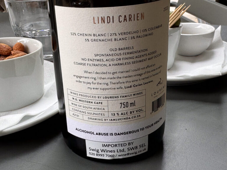 Vino sudafricano Lourens Family Wines Lindi Carien 2022 triunfa en