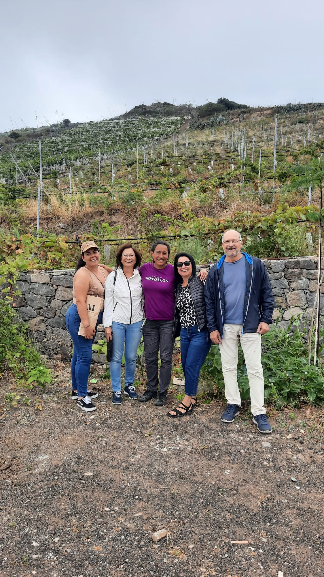 Comite de Cata DOP visita Bodega Mondalon en pleno crecimiento