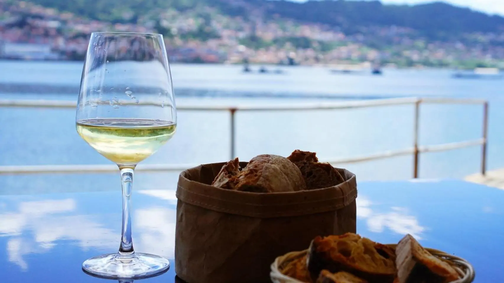 Descubre las imperdibles actividades de la mejor fiesta del vino en las Rías Baixas este verano