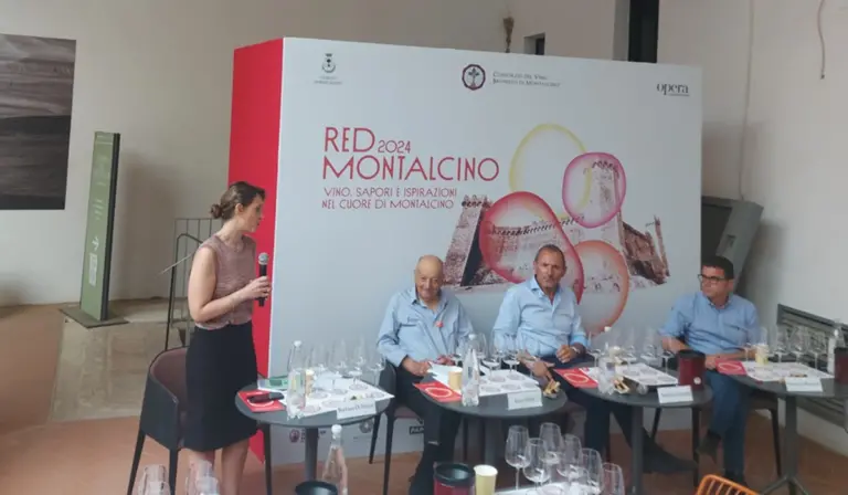El Rosso di Montalcino avanza hacia la madurez sin dejar.webp