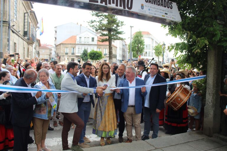 Inaugurada la LXXII Fiesta del Vino Albariño de Cambados con gran afluencia 50 Inaugurada la LXXII Fiesta del Vino Albarino de Cambados con