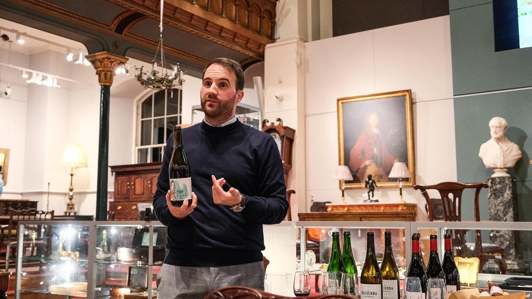 Miguel Crunia de Galicia se convierte en el 7º mejor sumiller del Reino Unido y sugiere estos vinos destacados 1 Miguel Crunia de Galicia se convierte en el 7o mejor