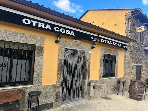 Sabores auténticos y ambiente familiar en Bar Otra Cosa de Ferreras de Arriba