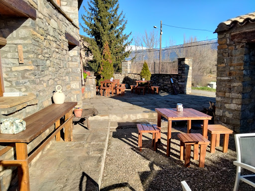 La Tasca de La Fueva: un rincón gastronómico que sorprende por su encanto y sabores 55 AF1QipNvAt8R2wmOq8HmL664L 22p1QrSiD74YPPM1Mi