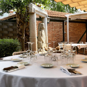 Sabores mediterráneos y encanto familiar en el corazón de Mombeltrán 12 AF1QipPGGfhiTpQTy6sah wcv3ZPRyKYIH AAS9QQyDg