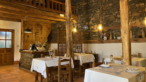 Gastronomía de asador en Valverde de los Arroyos, un festín que no puedes perderte 15 AF1QipPJ sw7EJ Rhk zHmzsmKw VC52CqAm RvnTN k