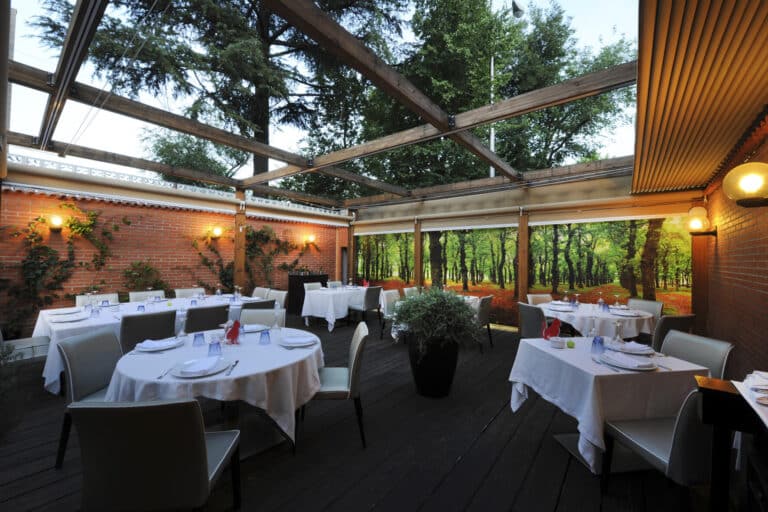 Setas, caza y tradición: el menú de otoño del restaurante que conquista Madrid 53 sal negra terraza panoramica
