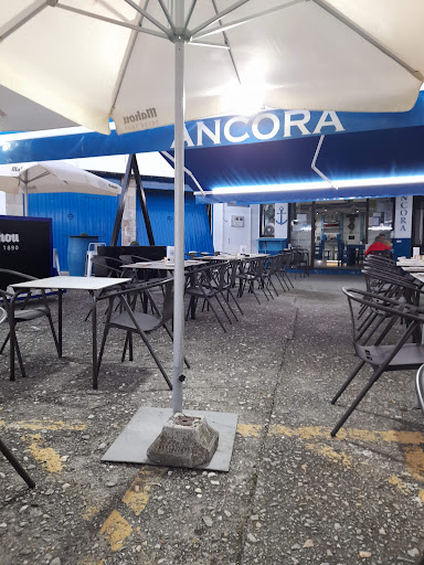 Café Bar Áncora: Delicias de marisco junto al puerto de Viveiro 27 AF1QipM VVFLa0fzGFLaJ7LslISTi qhCei7yaseCInN