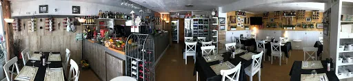 Amigos Bistro by Nas & Dino: Sabores europeos en la terraza de Benidorm
