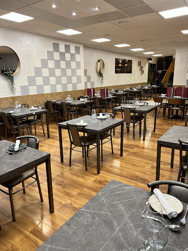 Restaurante Plaché: Sabores únicos en el corazón de Monzón 25 AF1QipM1rKftlvu9FmE2r kMRPtfrWFEC 2NtG7PpbS9
