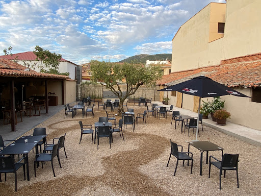 Casa Cebreros: Sabores auténticos en el corazón de Ávila 40 AF1QipM2 igboW8lnAFz8qfXeQEDzDj 2Szofb1n4iV