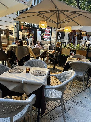 Delizioso: Sabores auténticos italianos en el corazón de Valencia 2 AF1QipM3zmSrzj6HPIzM MhH1y99owk3lmfmZnPglIKm