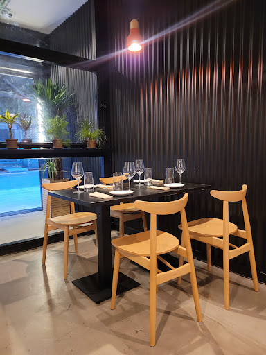 MIXTO Sushi-Nikkei: Un rincón de fusión en Santander 23 AF1QipM4qZURpvmYFG0 2VjBTTAO5akan mhUAyDroZ